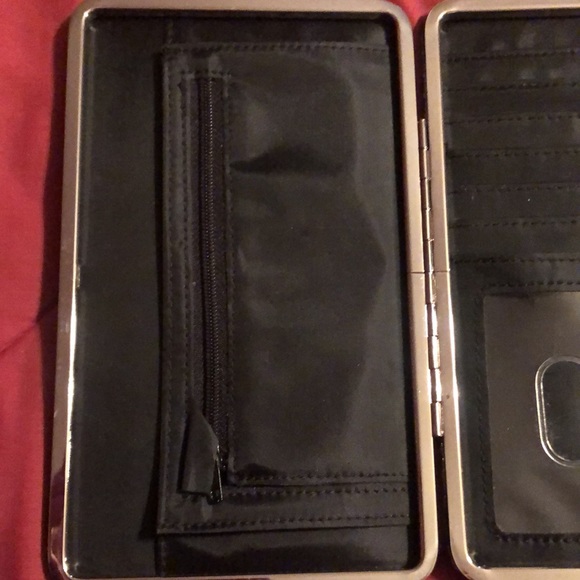 Silver Alligator Print -Clutch Wallet w/3 pockets (one Zips) 5 card and I’D Slip - Picture 4 of 5